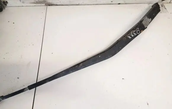 Front wiper blade arm