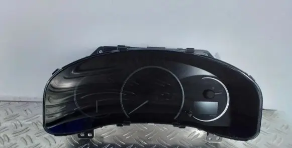 Lexus CT 200H Speedometer (instrument cluster) 8380076041