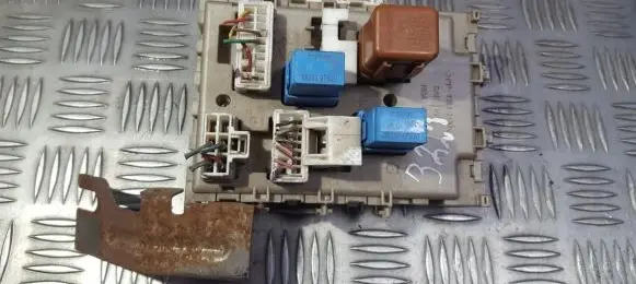 Nissan Almera N16 Fuse box set 243505M300 0223011
