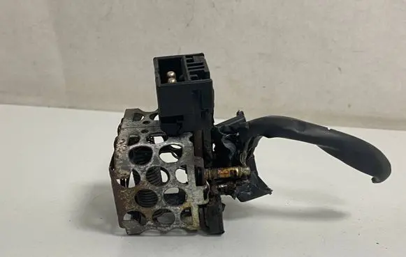 Mercedes-Benz E W124 Other engine bay part