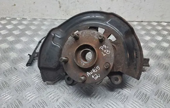 Toyota Auris 150 Front wheel hub 4355002020 3DACF041D3KRA