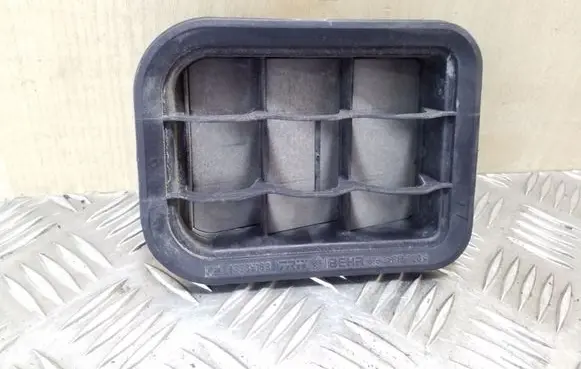 Opel Meriva A Quarter panel pressure vent 93335189
