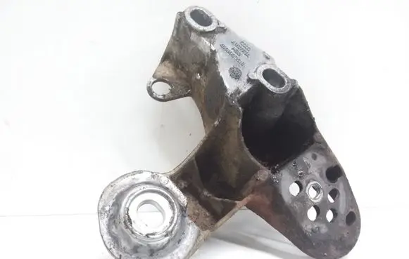 Volkswagen PASSAT B5 Engine mounting bracket 4B0199351B