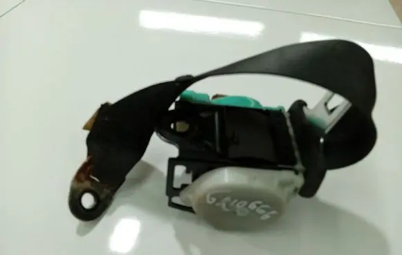 Mazda 6 Rear seatbelt