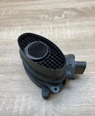 BMW 5 E39 Mass air flow meter 7787076 0928400468