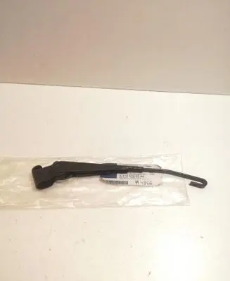 Rear wiper blade arm