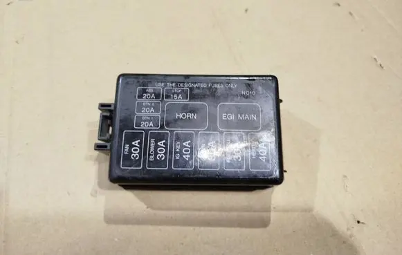 Mazda MX-5 NB Miata Fuse box cover 71246391
