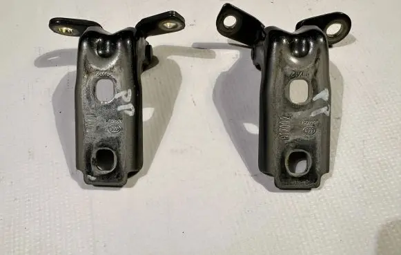 Front door hinge set