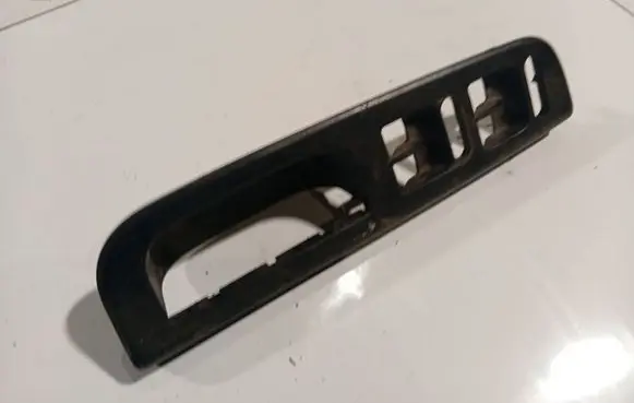 Volkswagen Golf IV Front door window switch trim 3B1867171E