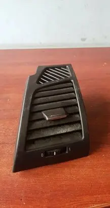 BMW 1 E81 E87 Dashboard side air vent grill/cover trim 7059187