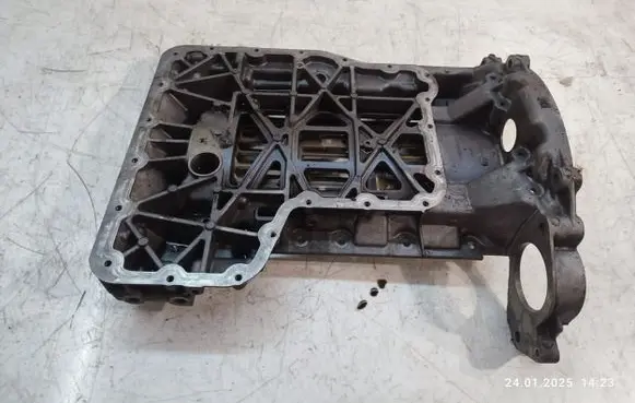 Oil sump