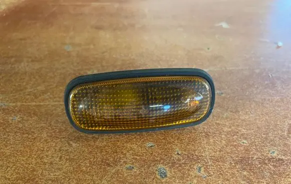 Land Rover Freelander Front fender indicator light