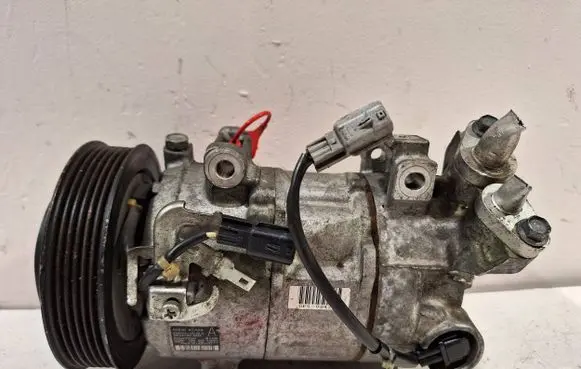 Renault Megane IV Air conditioning (A/C) compressor (pump) 926004EA0A