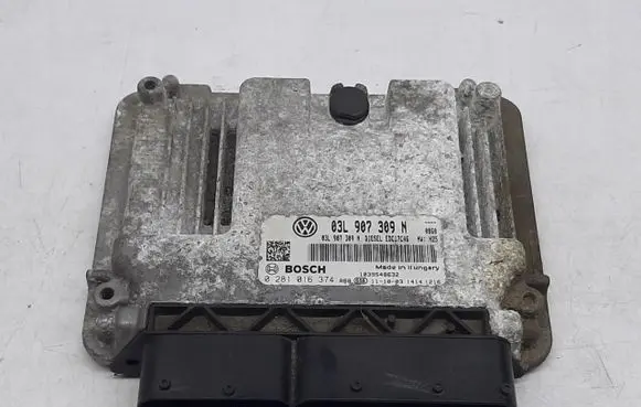 Volkswagen PASSAT B7 Engine control unit/module