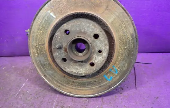 Front wheel hub spindle knuckle