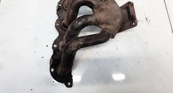 Volkswagen Golf V Exhaust manifold 