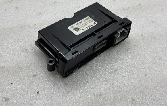 Tesla Model S Hand brake control module 100761800D 2114FC0000289