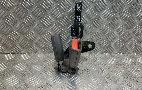 Volvo V70 Rear seatbelt buckle 9208076