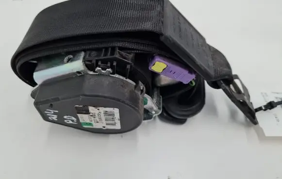 Audi A6 S6 C6 4F Front seatbelt 4F0857706