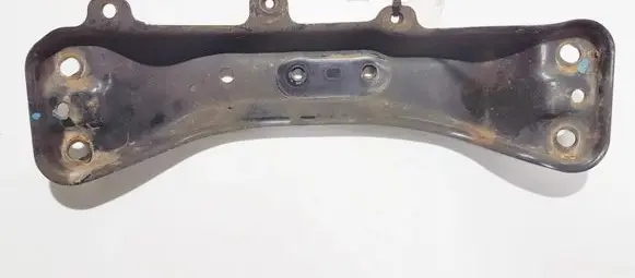 Subaru Legacy Engine mounting bracket
