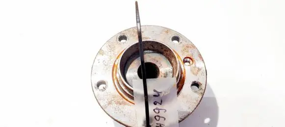 BMW 5 E60 E61 Front wheel hub