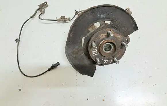 Front wheel hub