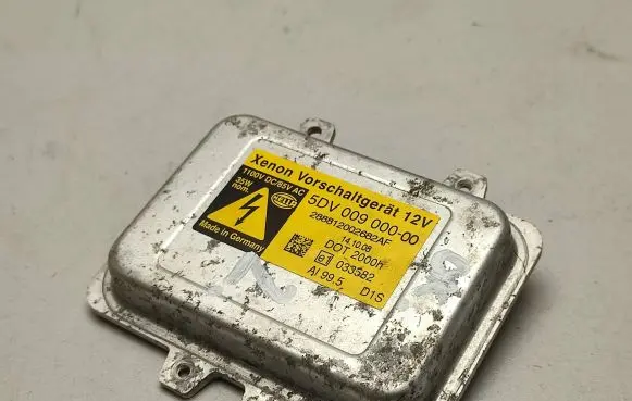 BMW 5 E60 E61 Headlight ballast module Xenon 5DV00900000 288812002682AF 033582