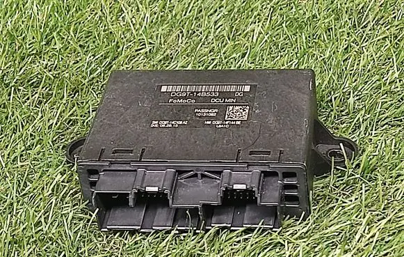 Ford Fusion II Door control unit/module DG9T14B533DG DG9T14C108AZ