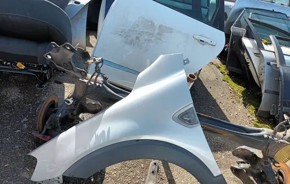 Chevrolet Captiva Fender