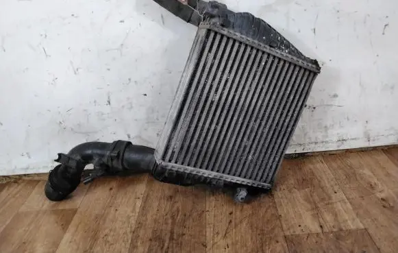 Volkswagen Touareg I Intercooler radiator