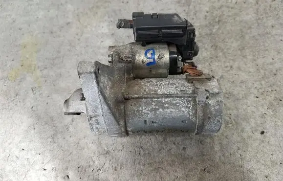 Toyota Yaris Starter motor 