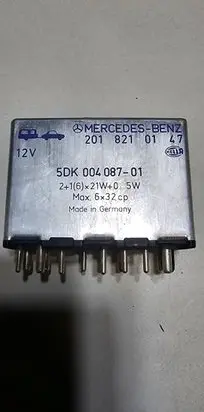 Mercedes-Benz E W124 Other relay 2018210147 5DK00408701