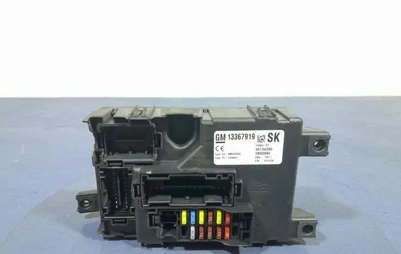 Opel Corsa D Fuse box set 13367919
