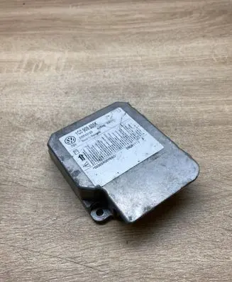 Volkswagen Polo IV 9N3 Airbag control unit/module 1C0909605K