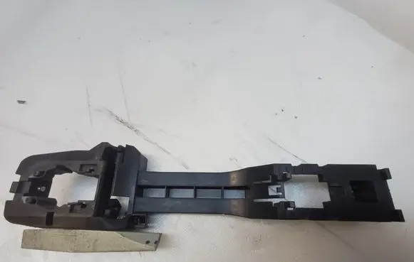 Nissan X-Trail T32 Front door exterior handle/bracket 