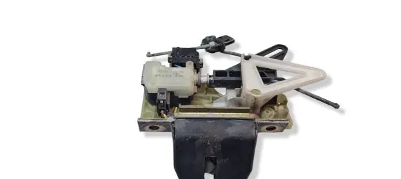 Volvo V70 Tailgate/trunk/boot lock/catch/latch