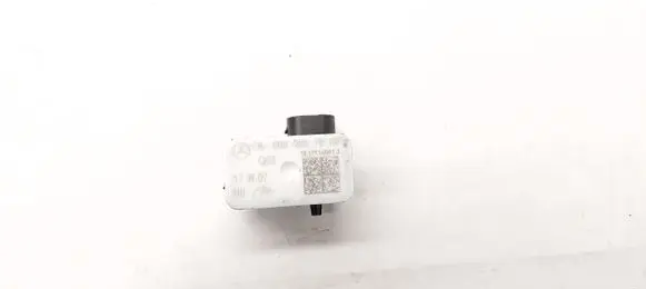 Mercedes-Benz E W213 Airbag deployment crash/impact sensor A0009057600