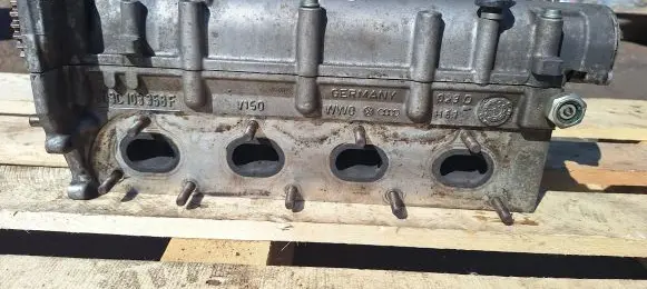 Volkswagen Golf V Engine head 03C103358F V150