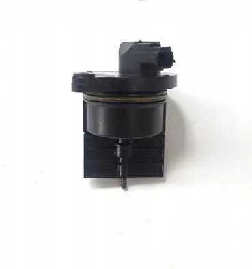 Jaguar XE Vacuum valve 9L490
