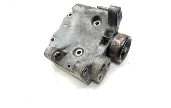 Jaguar XK - XKR Generator/alternator bracket 2W9310039AA