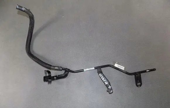 Engine coolant pipe/hose