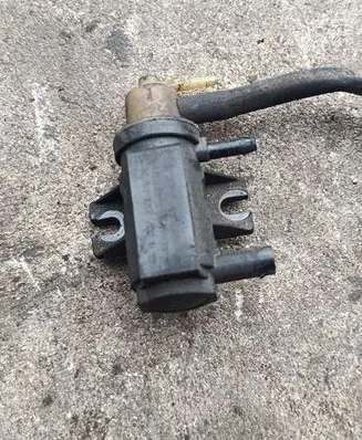 Mercedes-Benz C W204 Turbo solenoid valve A0071531428