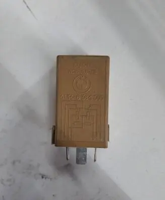 BMW 5 E39 Window wiper relay 8384505