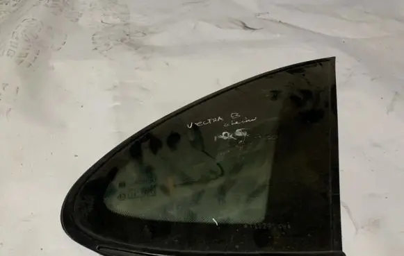 Opel Vectra B Rear side window
