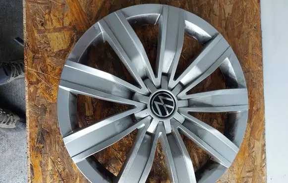 Volkswagen Tiguan R17 wheel hub/cap/trim 5NA601147B