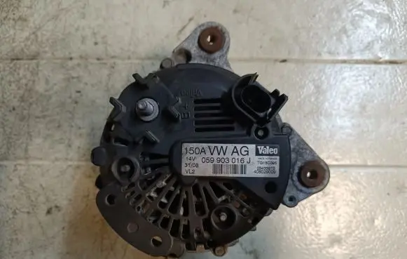Audi A5 8T 8F Generator/alternator 059903016J