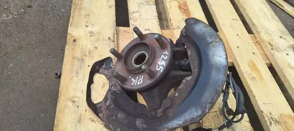 Mazda 3 II Front wheel hub 