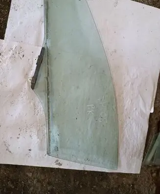 Honda Civic Front door window glass four-door E643R007951 AS2