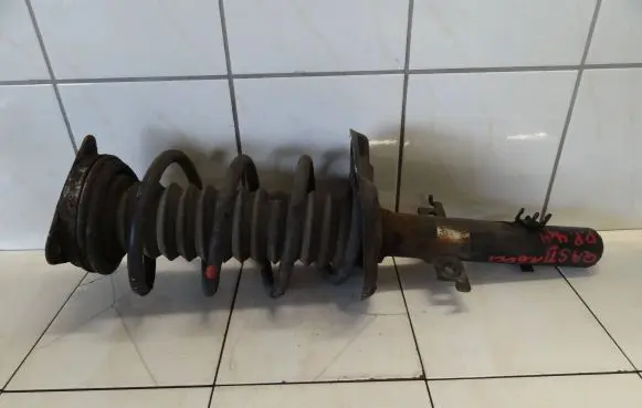 Nissan Qashqai Front shock absorber with coil spring