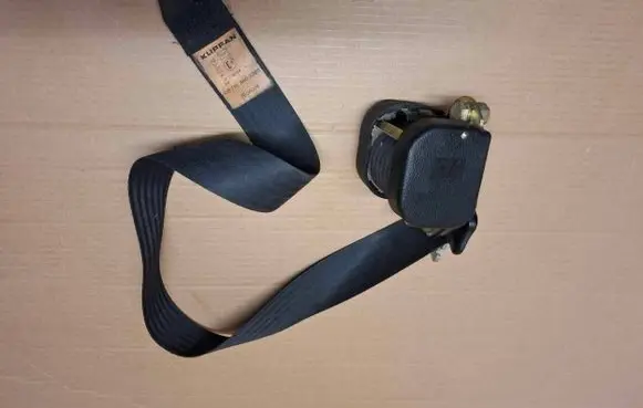 Mercedes-Benz 280 450 W116 Front seatbelt 1168603285
